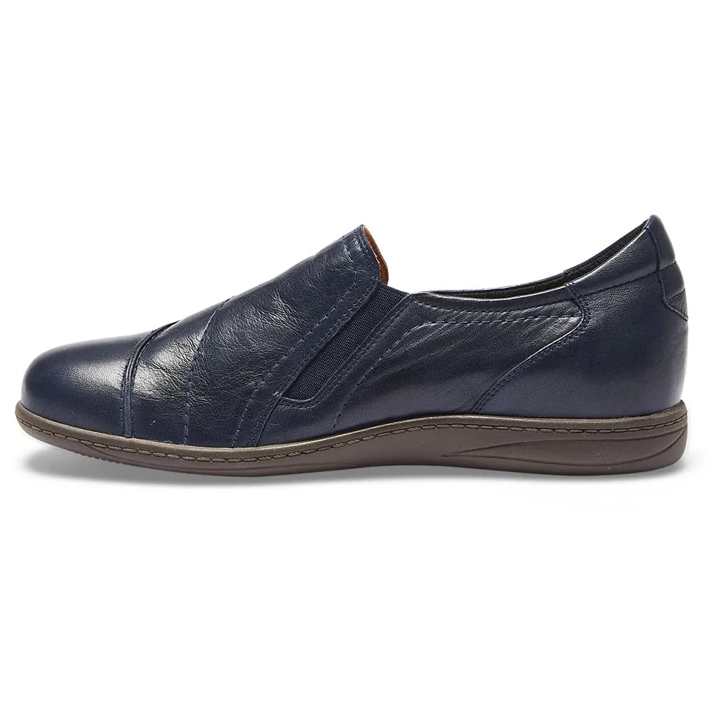 Latrobe Loafer in Navy Leather