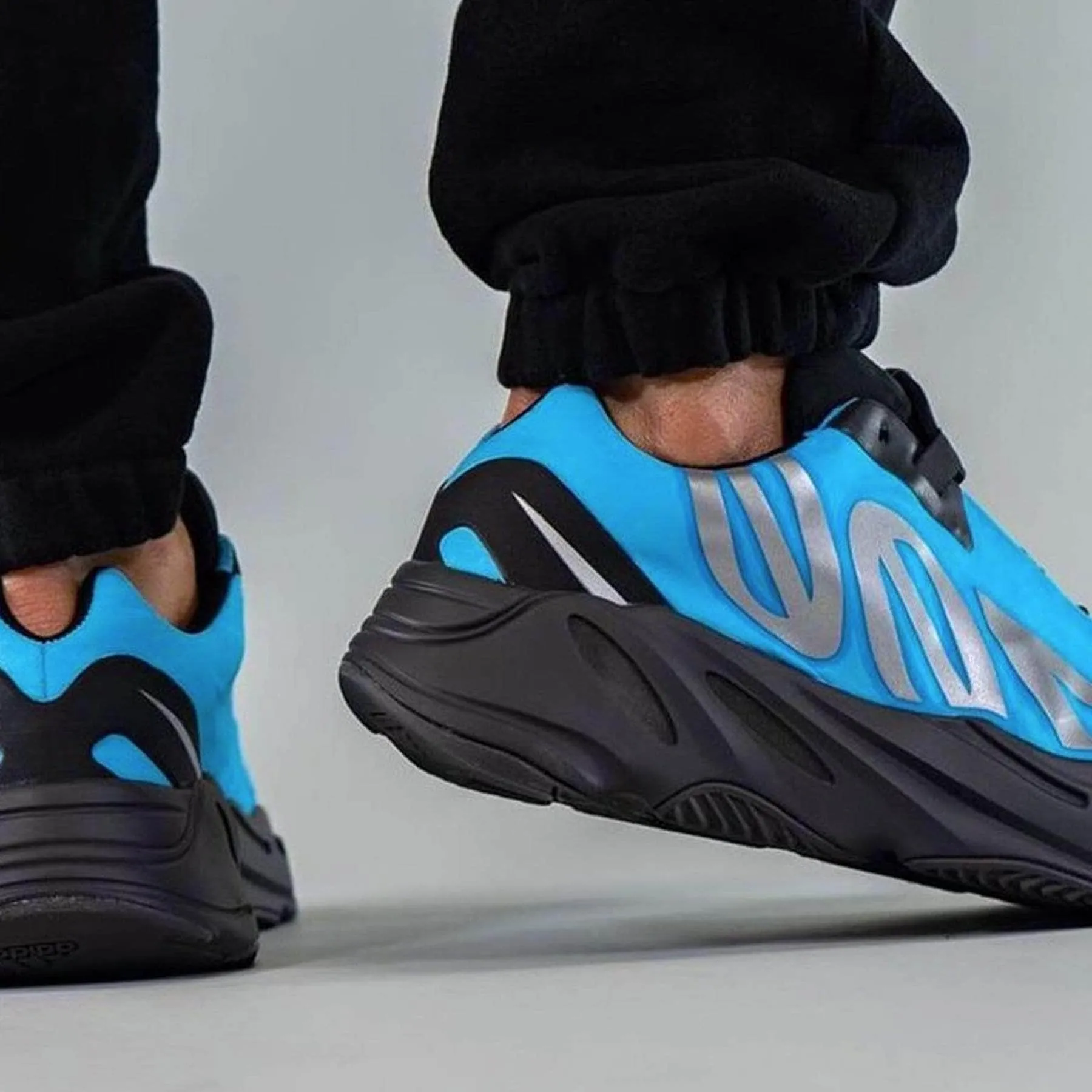 YEEZY BOOST 700 MNVN BRIGHT CYAN